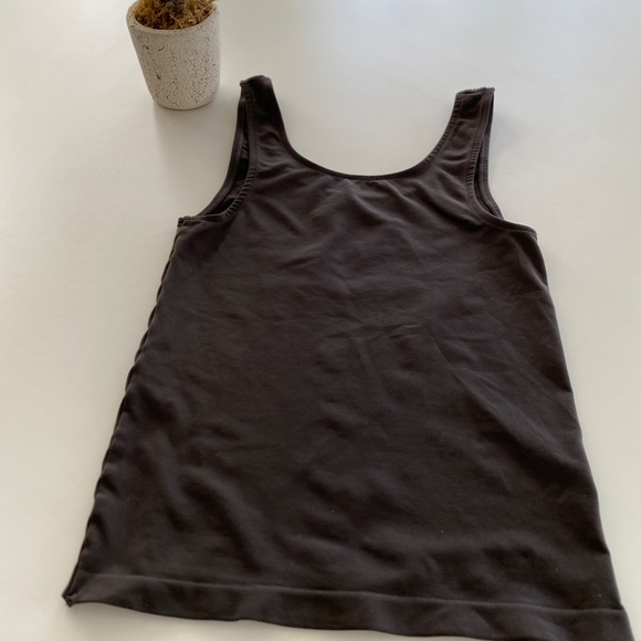 SKIMS Sculpting smoothing Tank- Butter Collection - Picture 5 of 8